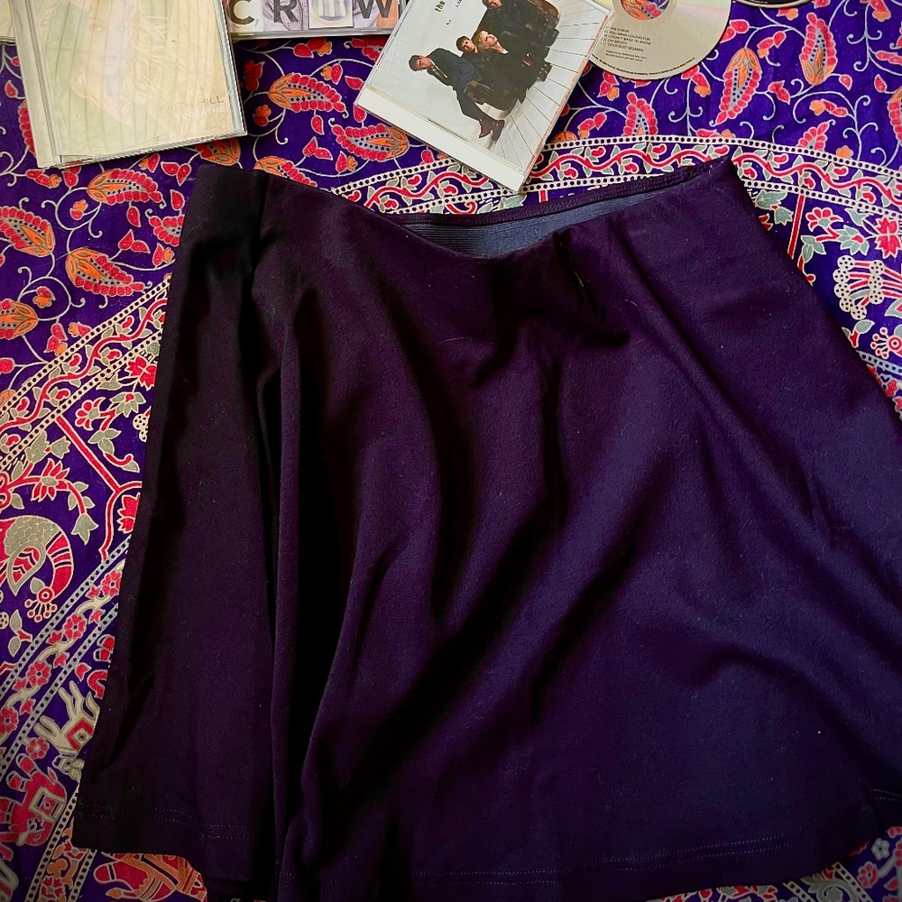 Flowy Black Mini Skirt - Picture 2 of 2